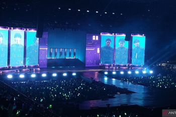 NCT 127 buka konser "Neo City - The Momentum" di Jakarta dengan apik
