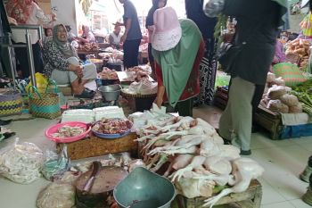 Pedagang di Lombok Timur diminta tak naikkan harga sembako jelang Ramadhan