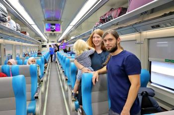 Fasilitas kekinian bikin WNA makin suka gunakan kereta api saat berwisata