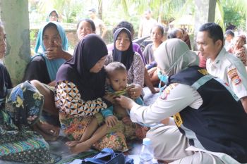 Polisi berikan pelayanan kesehatan gratis pada korban banjir di Lombok Tengah