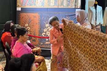 Menilik batik Pesisiran Pantai Utara Jawa dan Kebaya Peranakan