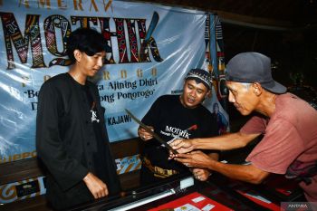 Pameran mothik di Ponorogo