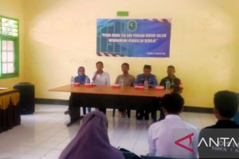 Mahasiswa Dompu gelar dialog publik tangkal kenakalan remaja dan pelajar
