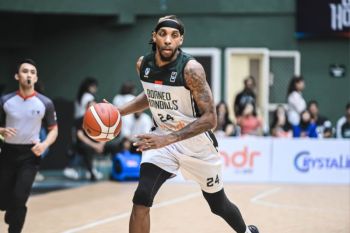 Michael Qualls kokoh di puncak daftar pencetak poin