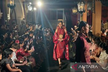 Peragaan busana bertema budaya keturunan Tionghoa digelar di Kota Tua