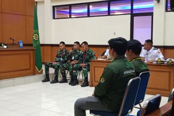 Terdakwa bantah keterangan saksi soal tembak bos rental sambil merokok