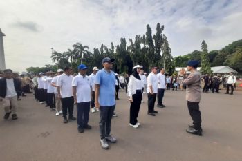 481 kepala daerah terpilih latihan baris berbaris di Monas
