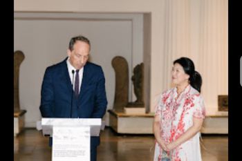 Penulis "Ode to Indonesian Culture" raih penghargaan dari Pemerintah Perancis