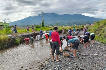 Warga lereng Marapi perkuat mitigasi bencana dampak erupsi