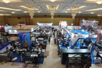 Pameran IAPE 2025 bagi 1.000 kaos gratis