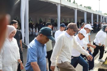 Bupati Pesisir Selatan Terpilih Hendrajoni dan Wakil Bupati Risnaldi hadir di Monas