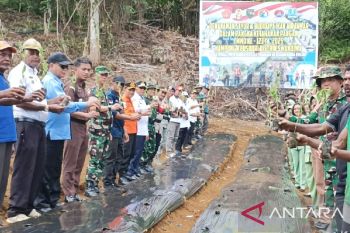 TMMD Biak bantu bibit sayuran warga OAP di Kampung Busdori