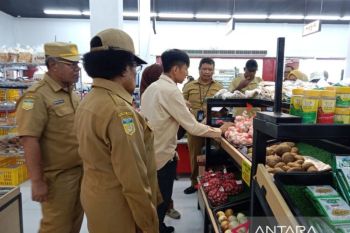 Pemkab Jayapura temukan harga minyak goreng subsidi di atas HET