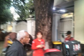 Komaruddin Watubun sambangi kediaman Mega di Teuku Umar