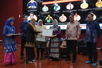 Pemkot Makassar raih penghargaan perlindungan bahasa daerah