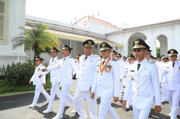Lanosin Hamzah resmi dilantik sebagai Bupati OKU Timur