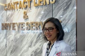 Waspada "lupa kedip" karena waktu tatap layar tinggi, ini kata dokter