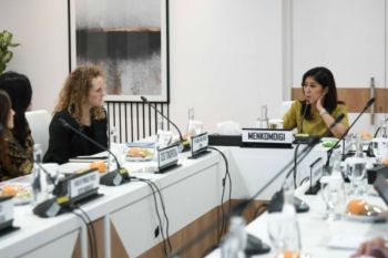 Minister stresses digital platforms' obligation to child protection