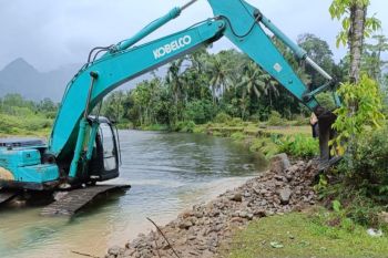 Sungai Dangkal, Masyarakat Harap PSDA Sumbar Normalisasi Batang Lumpo di Pesisir Selatan