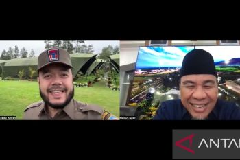 Wali Kota Fadly Amran pantau perkembangan Kota Padang dari Magelang