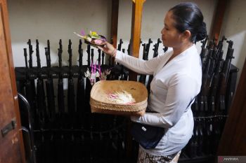 Polres Tabanan laksanakan ritual Tumpek Landep untuk keselamatan kerja