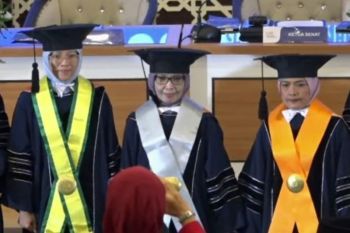 UAD kukuhkan tiga guru besar perempuan