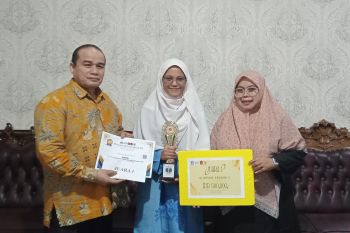 Membanggakan, Savalia Ayu Nadiani Raih Juara 1 Olimpiade Ekonomi 2025