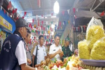 Pemkot Palu inspeksi pasar-pasar tradisional pastikan kesediaan bahan pokok
