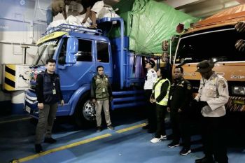 NTT sita 53 koli santigi tanpa dokumen