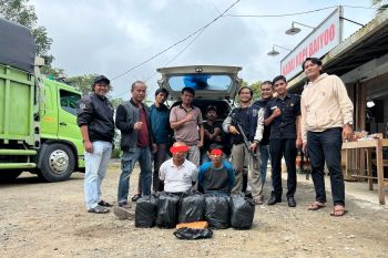 Polda Sumbar tangkap dua pembawa ganja 15 kilogram