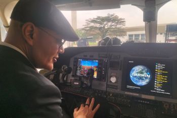 Stafsus Menhan Deddy Corbuzier tinjau pesawat PT Dirgantara Indonesia