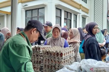 Pemkab Garut menggelar pangan murah untuk stabilisasi harga bahan pokok