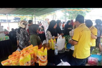 Bazar murah minyak goreng di Mataram bantu warga saat Ramadhan