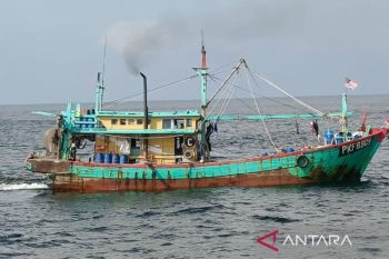 Coba tabrak kapal patroli Thailand, kapal pukat ikan Malaysia ditembak tenggelam ditembak