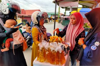 Jelang Ramadhan 1446 H, Dinas Pangan bersama Bulog Cabang Solok Adakan Operasi Pasar Bahan Pangan