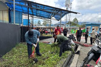 Warga Papua Pegunungan menciptakan lingkungan bersih jelang Ramadhan
