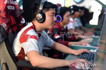Dewa United kalahkan Geek Fam dalam laga perdana