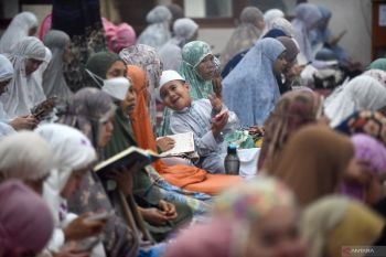DKI kemarin, kebakaran Pondok Bambu lalu tarawih perdana Ramadhan 2025