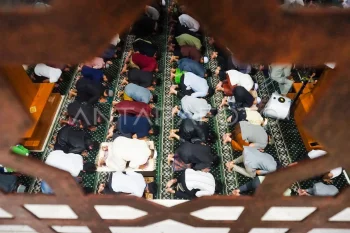 Shalat tarawih pertama Ramadhan 1446 Hijriah di Balikpapan