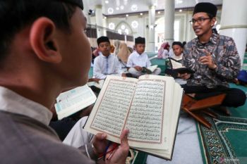 Mengakaji dan menghafal Al Quran di bulan Ramadhan