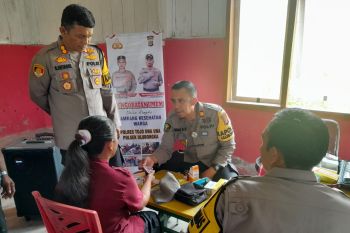 Polres Tojo Una-Una gelar bakti sosial di pedalaman Uematopa