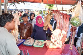 Gubernur Jatim Khofifah pastikan harga pangan di Batu stabil saat awal Ramadan