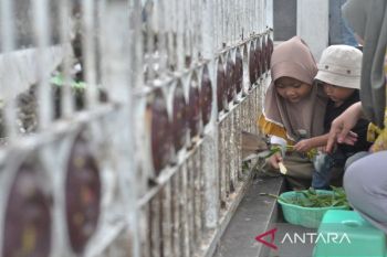 Ngabuburit di rumah dinas Gubernur Bengkulu