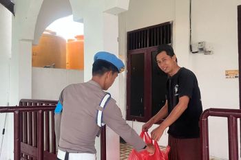 Kegiatan Bidpropam Polda Kaltara: Berbagi Berkah Ramadhan di Mushola Darul Muttaqim Tanjung Selor