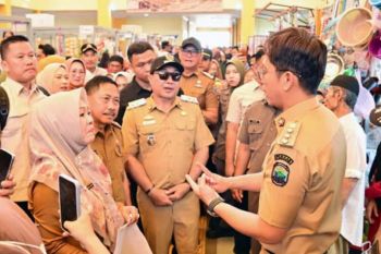 Hari pertama kerja usai retreat, Bupati Radityo Egi Pratama inspeksi ke Pasar Natar