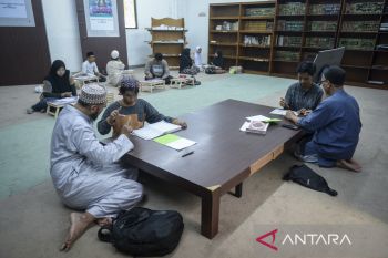 Belajar mengaji anak tuna rungu