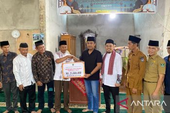 Vasko Ruseimy Teruskan Jejak Perjuangan Kakeknya di Masjid Tazkir Bela Negara Limapuluh Kota