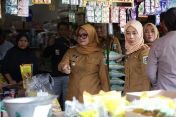 Bupati Lampung Timur sidak ketersediaan dan harga bahan pokok