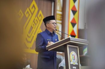 Bupati Pringsewu Riyanto Pamungkas sampaikan sambutan perdana di DPRD