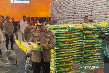 Kapolda Sultra tinjau stok beras di gudang  Bulog